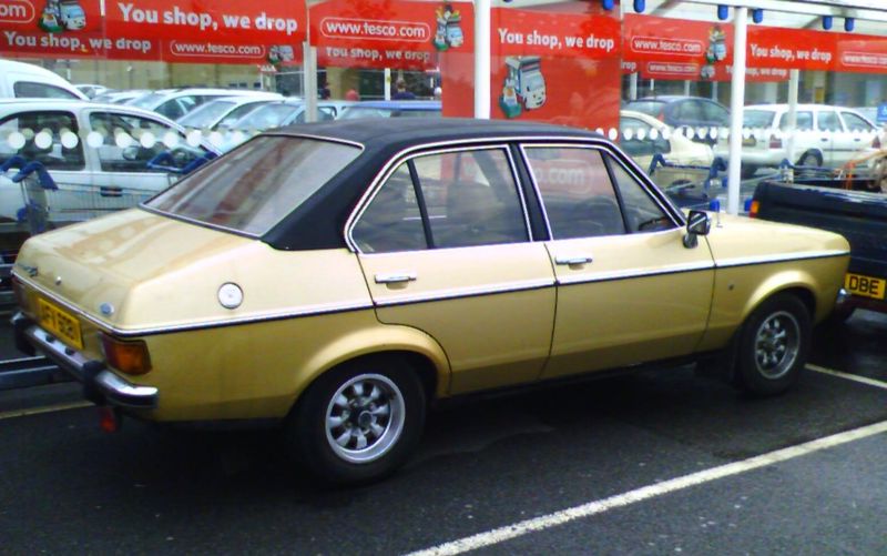 1995 Ford escort 2-door hatchback curb weight #2